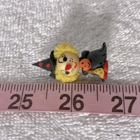 Vintage Handmade 3D Witch Clay Art Pin Brooch - Picture 9 of 10